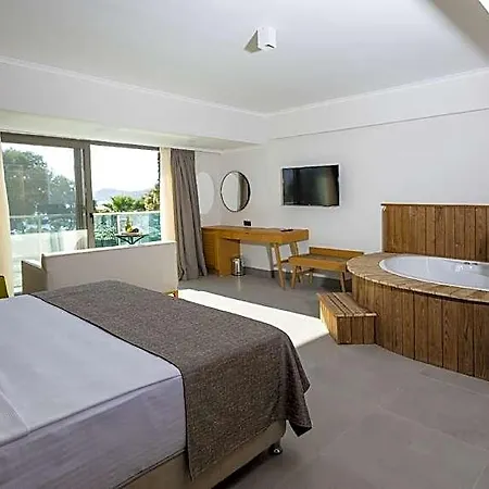 Yalipark Hotel 5*